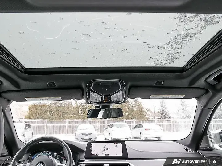 BMW 550 xDriveM550I/4.4L V8/KEYLESS/ПАНОРАМА/LOADED, снимка 13 - Автомобили и джипове - 55082037