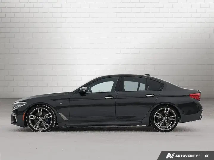 BMW 550 xDriveM550I/4.4L V8/KEYLESS/ПАНОРАМА/LOADED, снимка 4 - Автомобили и джипове - 55082037