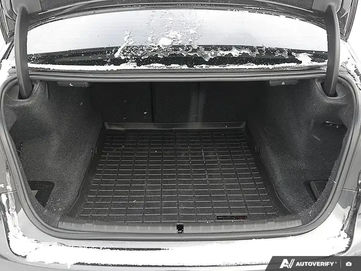 BMW 550 xDriveM550I/4.4L V8/KEYLESS/ПАНОРАМА/LOADED, снимка 8 - Автомобили и джипове - 55082037