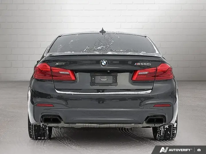 BMW 550 xDriveM550I/4.4L V8/KEYLESS/ПАНОРАМА/LOADED, снимка 7 - Автомобили и джипове - 55082037