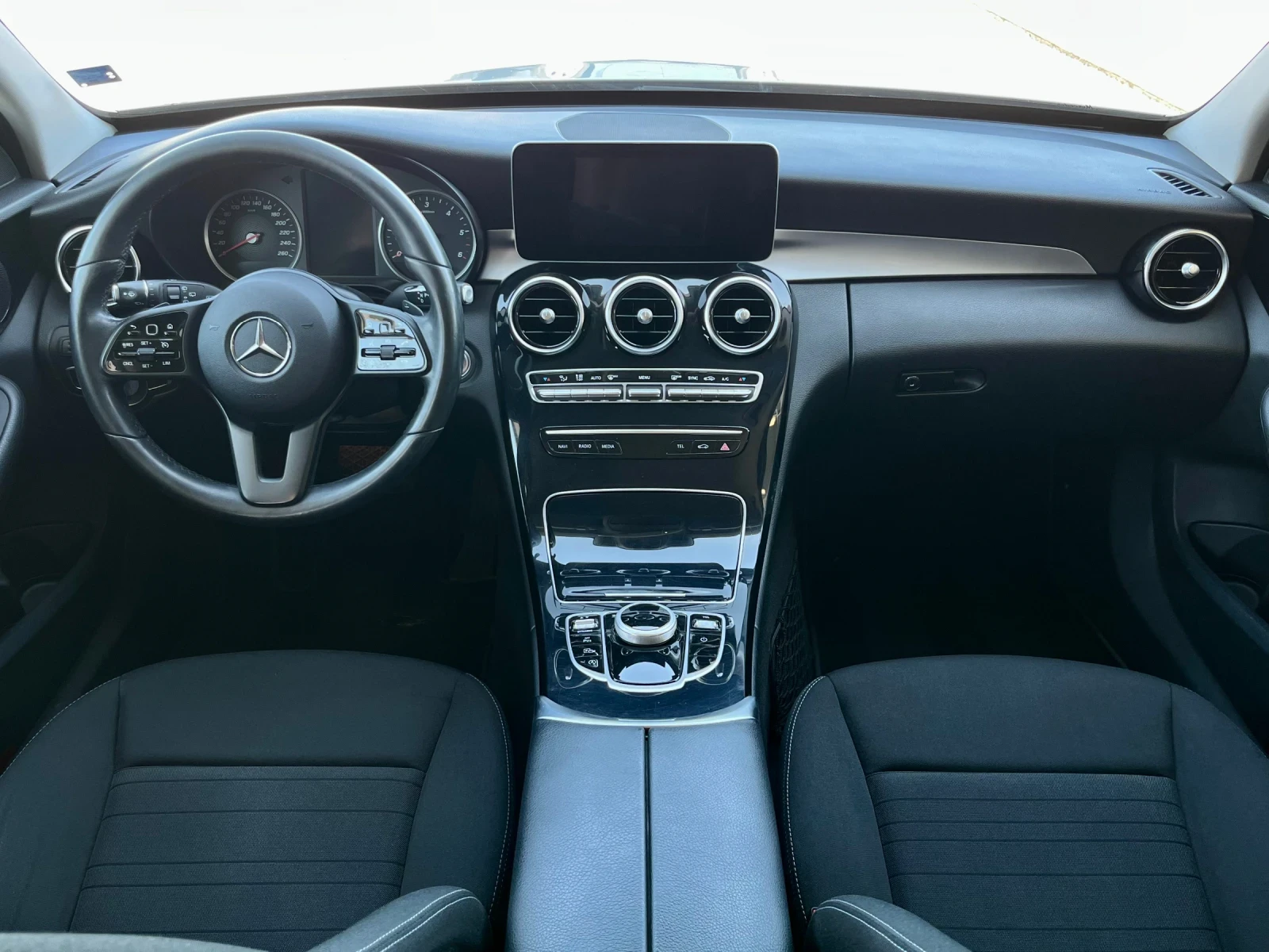 Mercedes-Benz C 180  - изображение 8