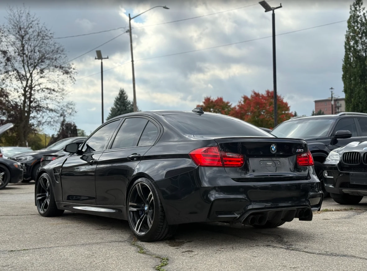 BMW M3 4dr Sdn - изображение 9