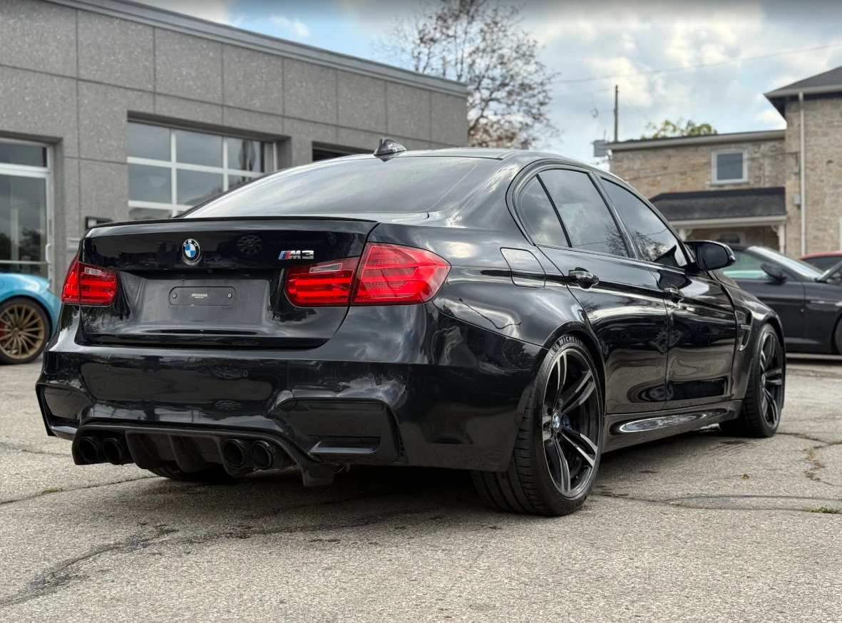 BMW M3 4dr Sdn - изображение 10