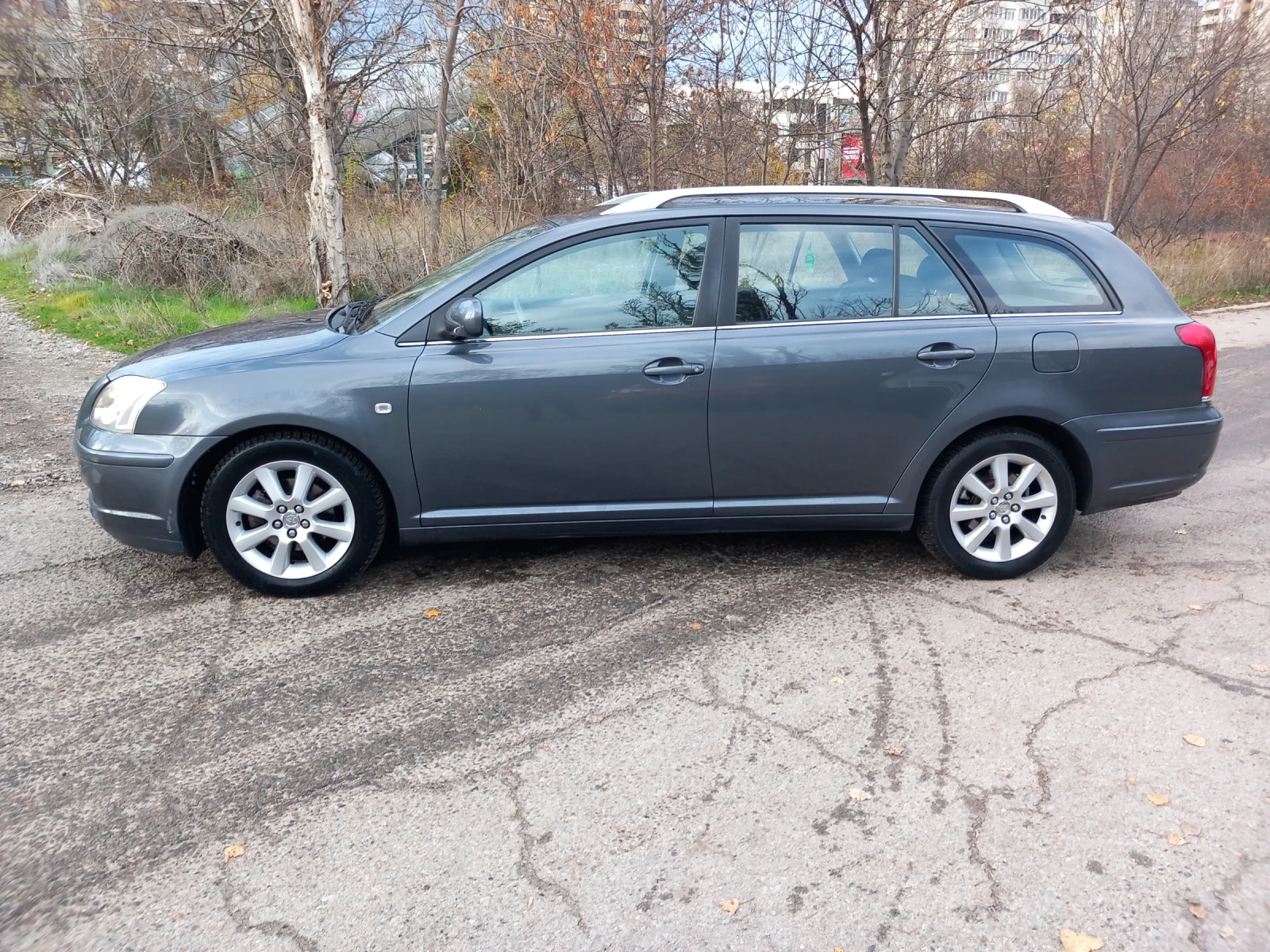 Toyota Avensis 1.8 VVT-I - изображение 8