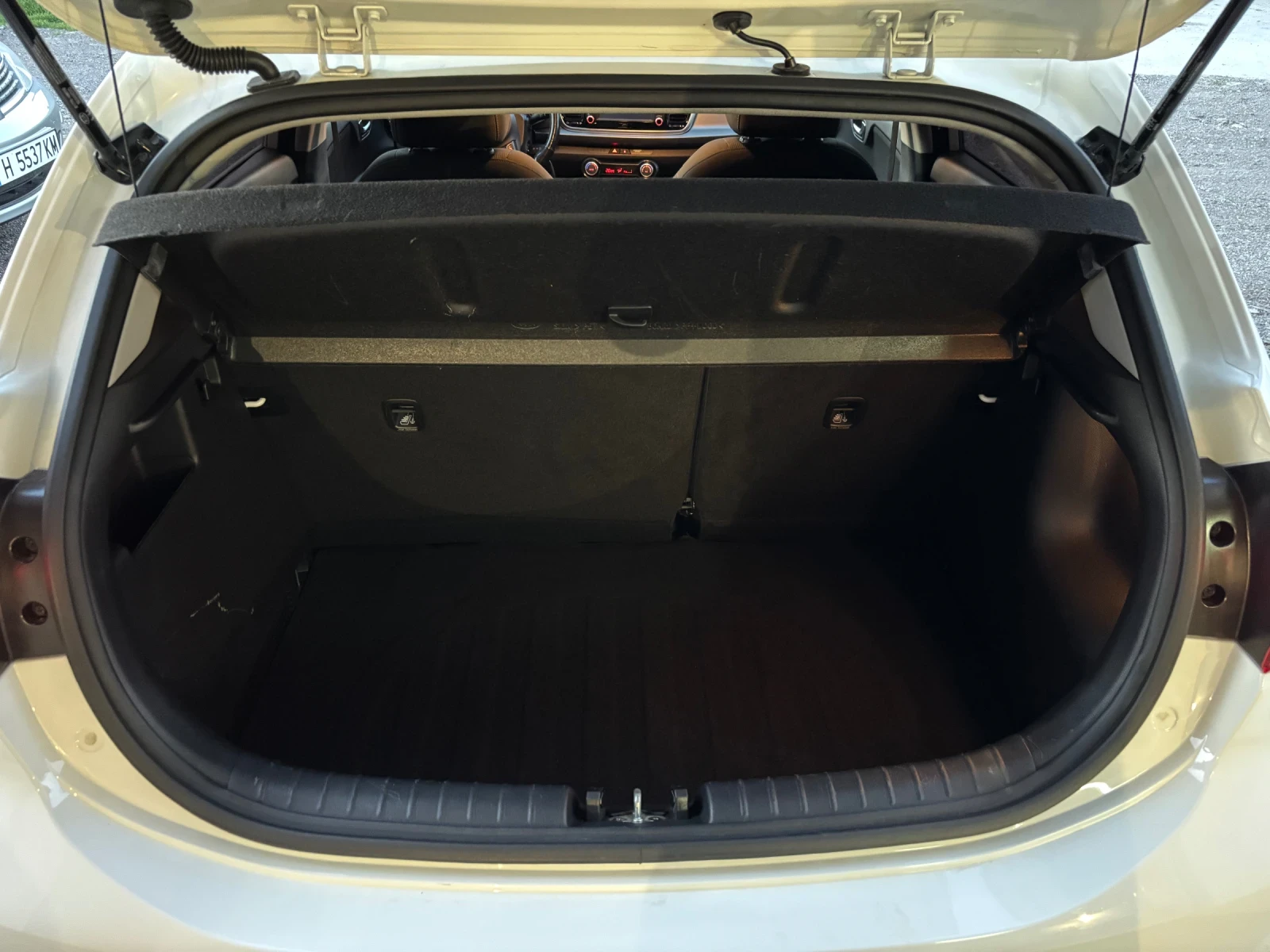 Kia Rio 1.0i AVTOMATIK SWISS , снимка 15 - Автомобили и джипове - 54335816