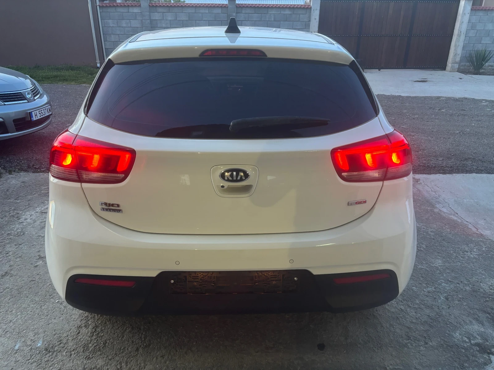 Kia Rio 1.0i AVTOMATIK SWISS , снимка 6 - Автомобили и джипове - 54335816