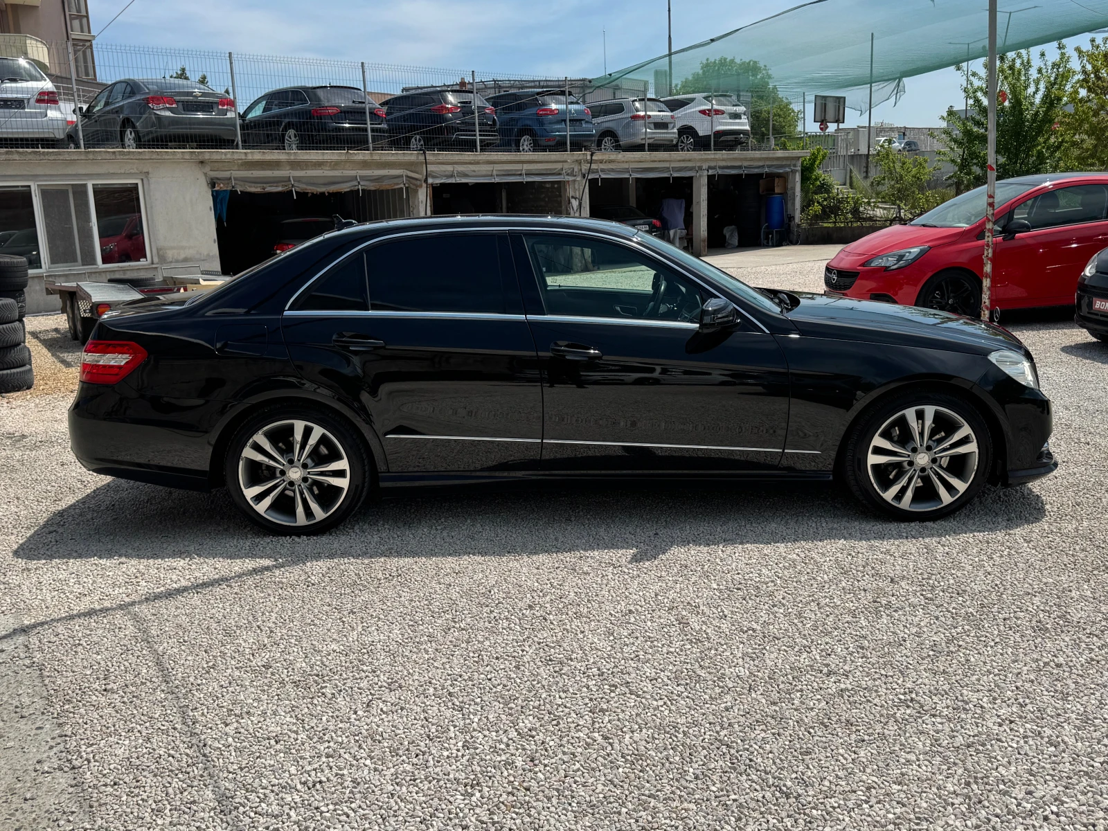 Mercedes-Benz E 200 AMG-Avantgarde, снимка 3 - Автомобили и джипове - 54453681