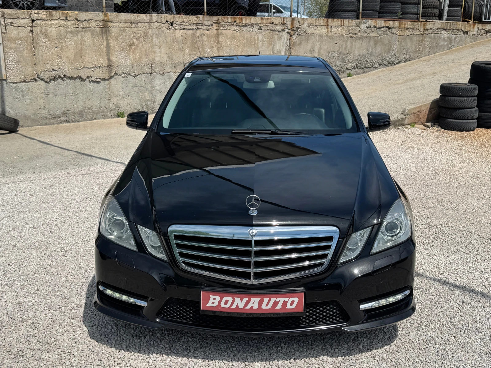 Mercedes-Benz E 200 AMG-Avantgarde, снимка 2 - Автомобили и джипове - 54453681