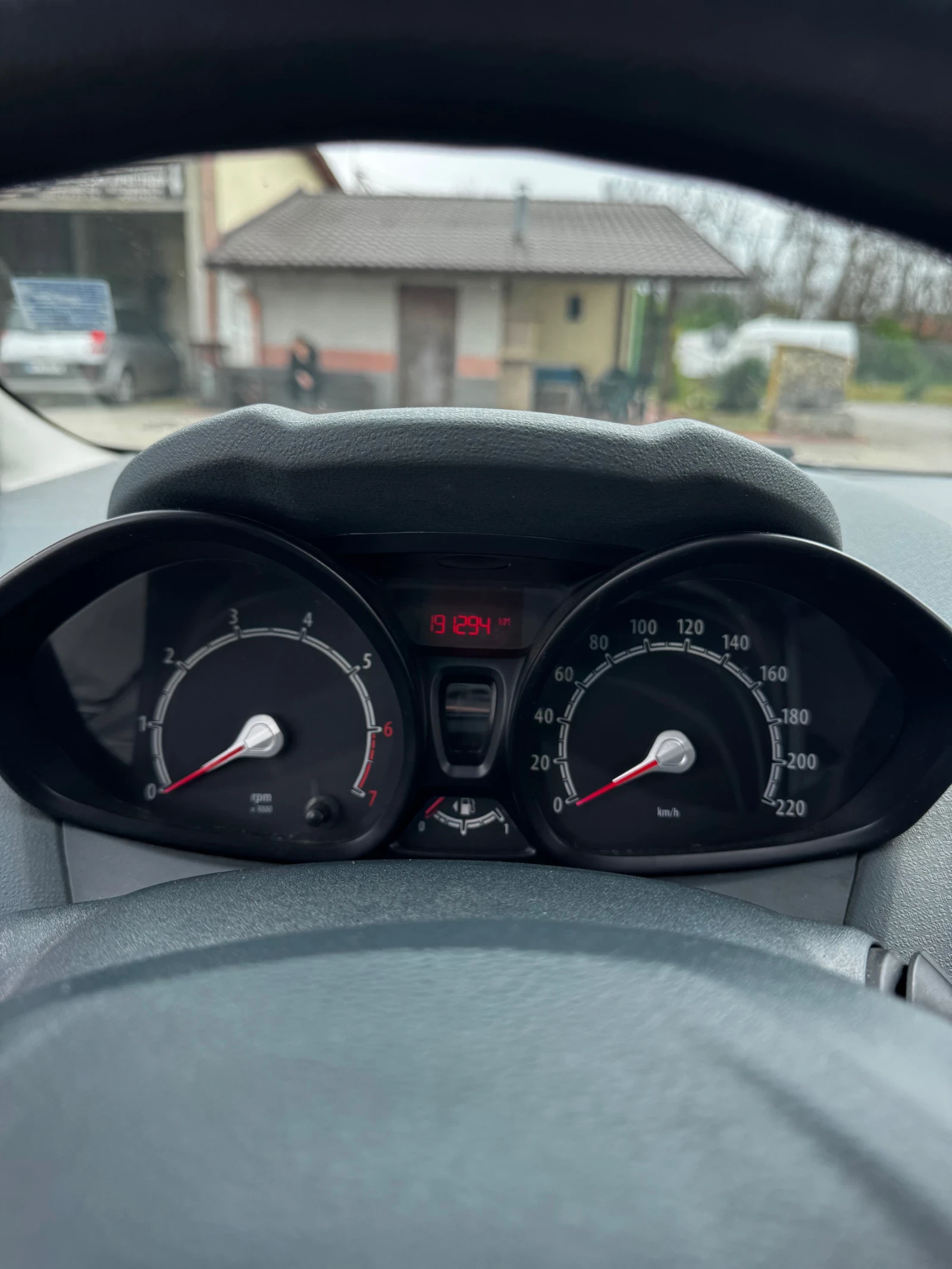 Ford Fiesta 1.4 газ/бензин 97к.с., снимка 9 - Автомобили и джипове - 54452969