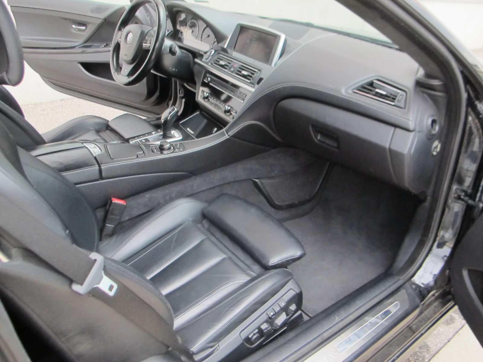 BMW 640 X-Drive/Individual/LED/Head/up, снимка 11 - Автомобили и джипове - 54489730