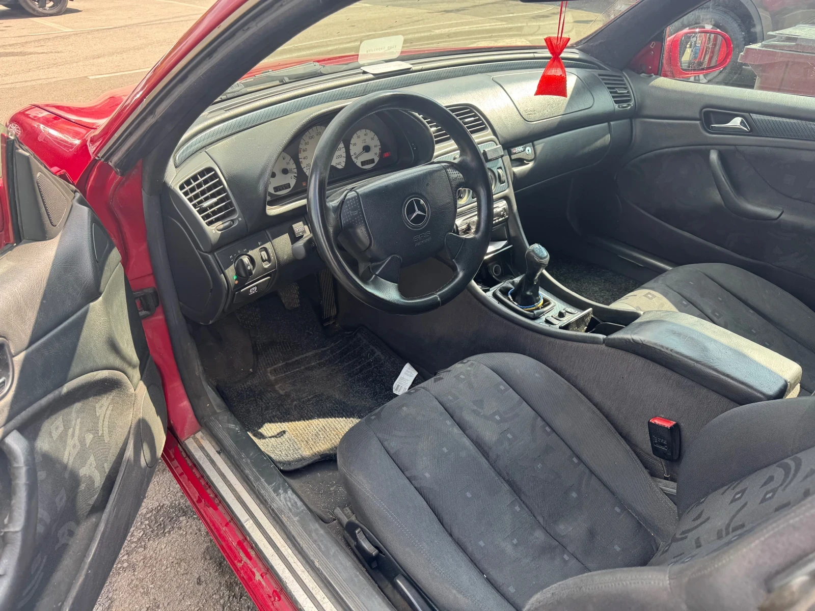 Mercedes-Benz CLK 2.0, снимка 8 - Автомобили и джипове - 54571605