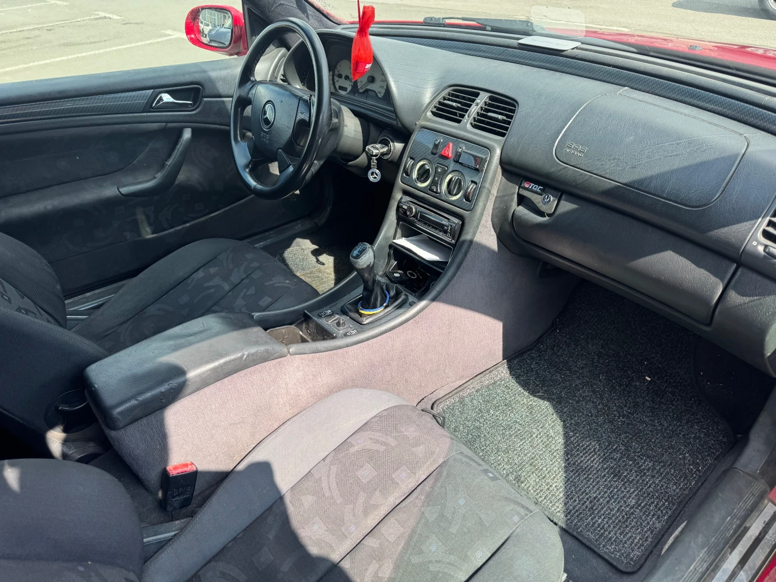 Mercedes-Benz CLK 2.0, снимка 7 - Автомобили и джипове - 54571605