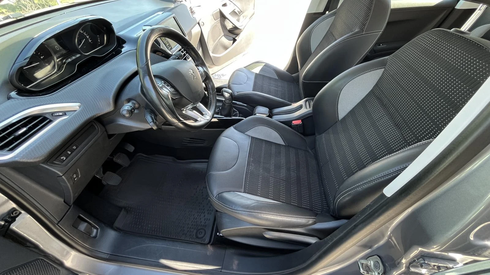 Peugeot 2008 1.2 ALLURE 110, снимка 10 - Автомобили и джипове - 54661466