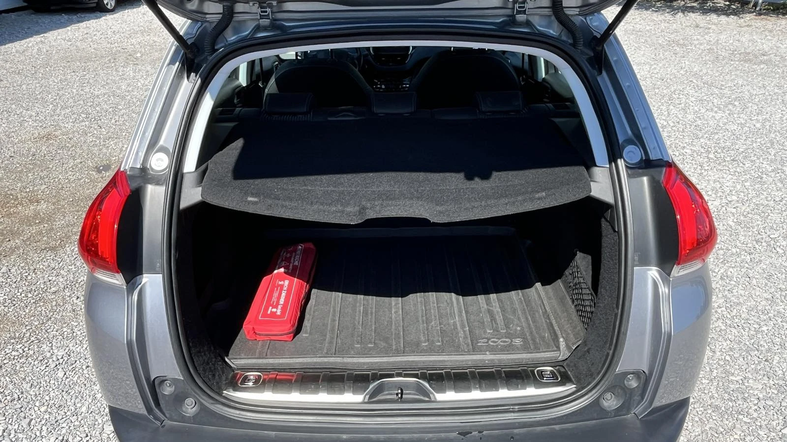 Peugeot 2008 1.2 ALLURE 110, снимка 14 - Автомобили и джипове - 54661466