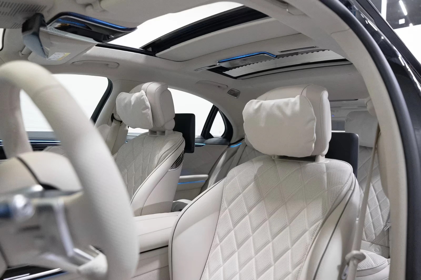 Mercedes-Benz S 580 4MATIC * NEW 2026* AMG LONG FIRST-CLASS MANUFAKTUR, снимка 11 - Автомобили и джипове - 54962311