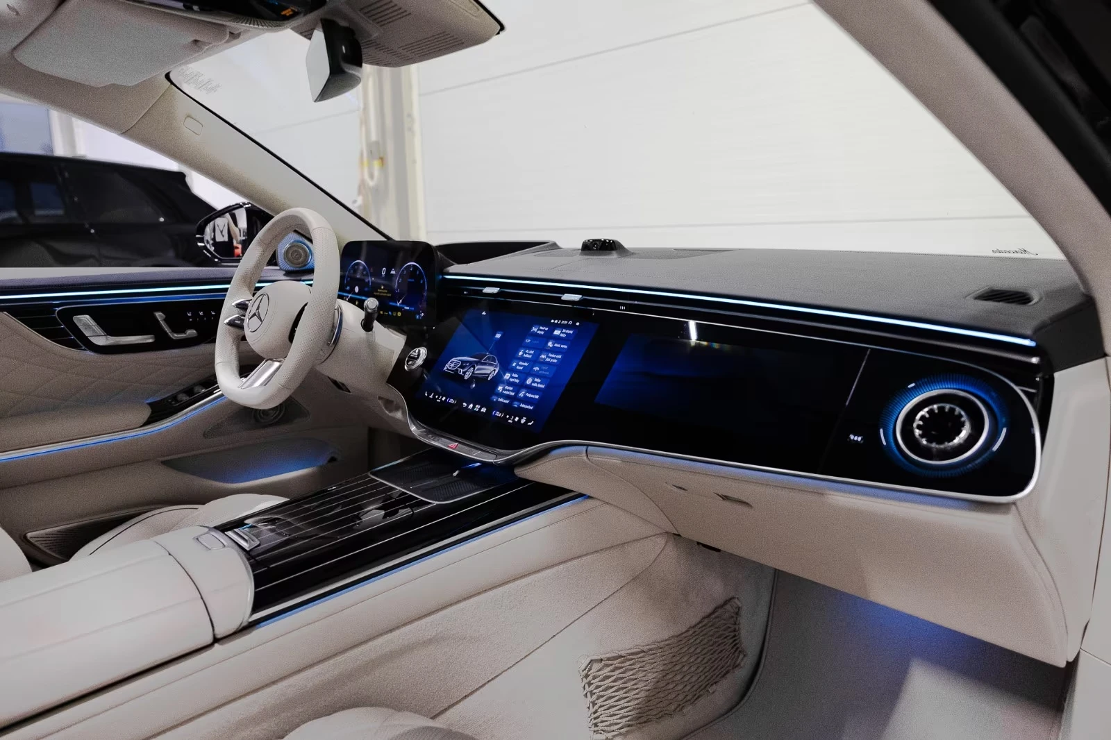 Mercedes-Benz S 580 4MATIC * NEW 2026* AMG LONG FIRST-CLASS MANUFAKTUR, снимка 8 - Автомобили и джипове - 54962311