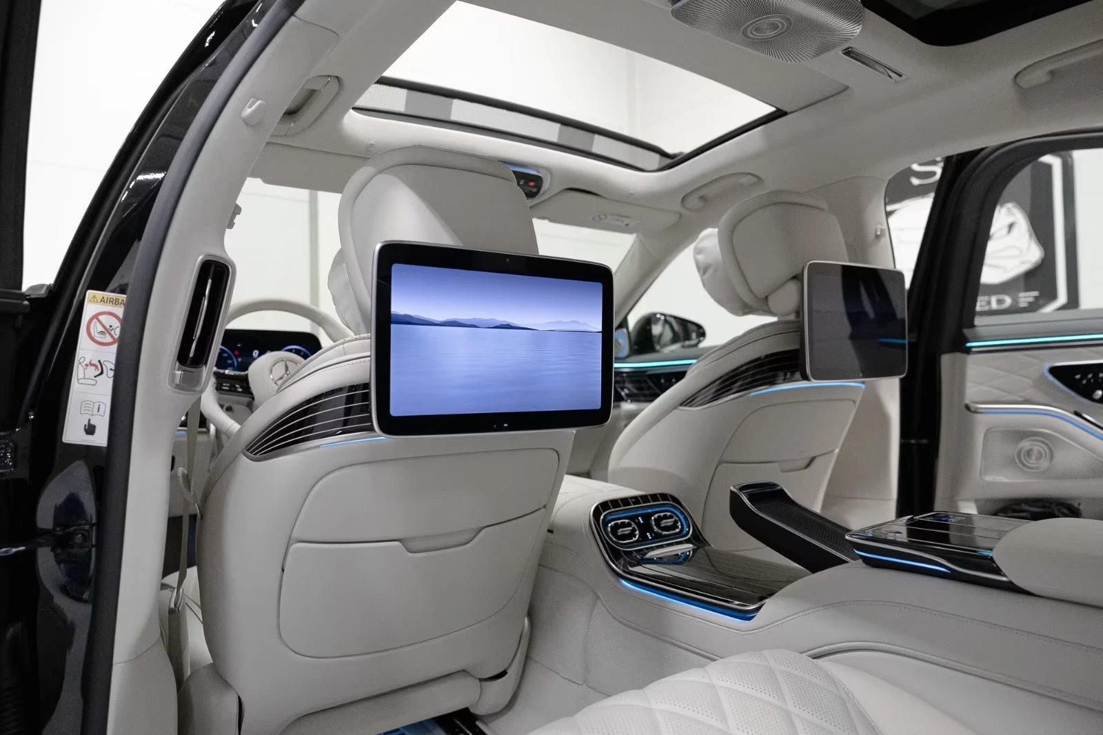 Mercedes-Benz S 580 4MATIC * NEW 2026* AMG LONG FIRST-CLASS MANUFAKTUR, снимка 12 - Автомобили и джипове - 54962311