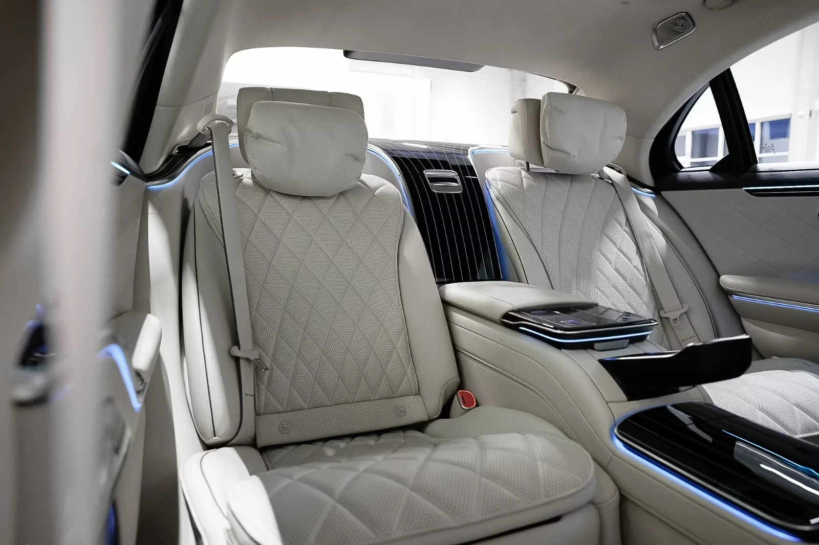 Mercedes-Benz S 580 4MATIC * NEW 2026* AMG LONG FIRST-CLASS MANUFAKTUR, снимка 15 - Автомобили и джипове - 54962311