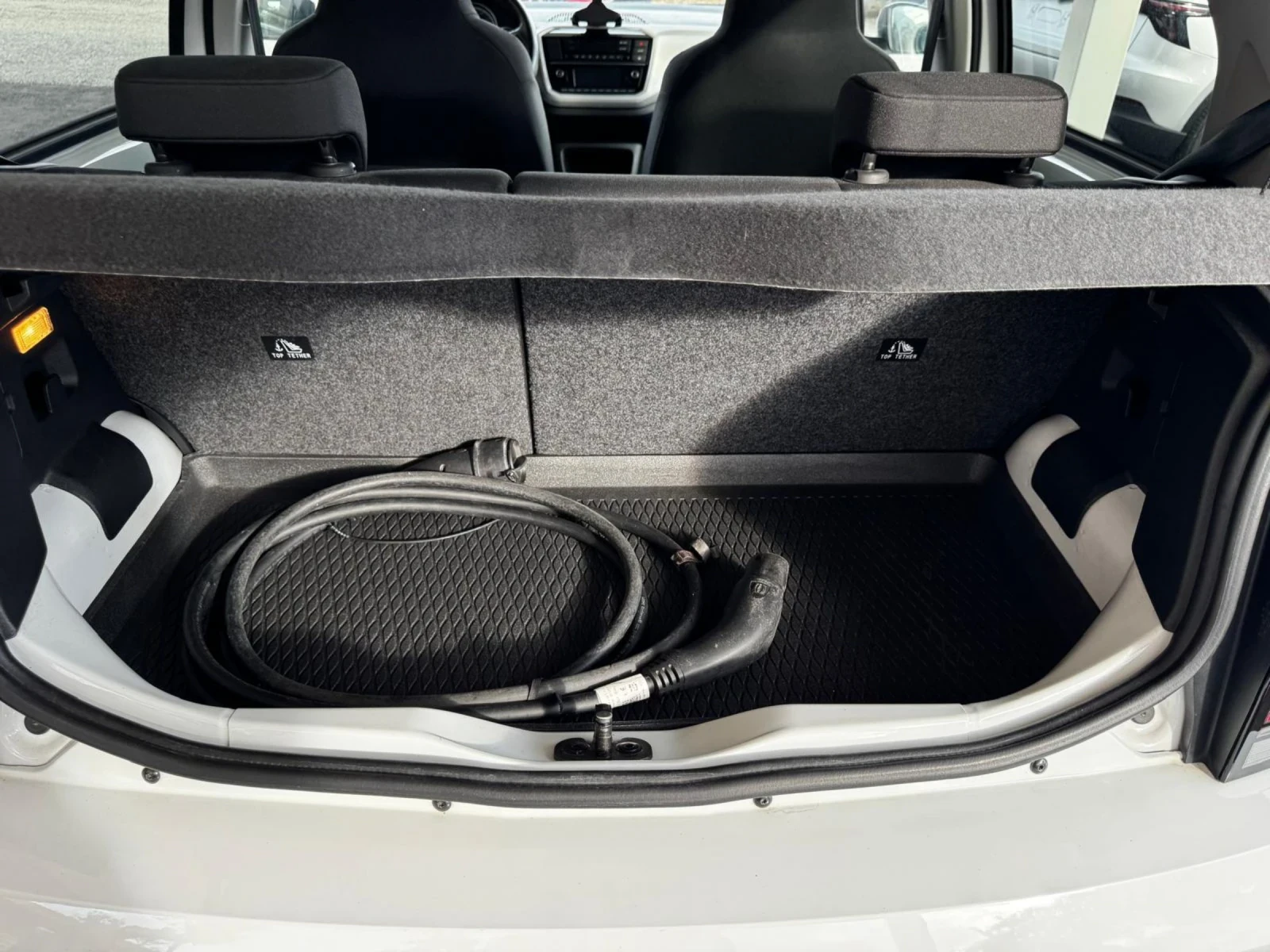 VW Up E-UP/38.6KWH/50.000км./CCS/, снимка 15 - Автомобили и джипове - 55012421