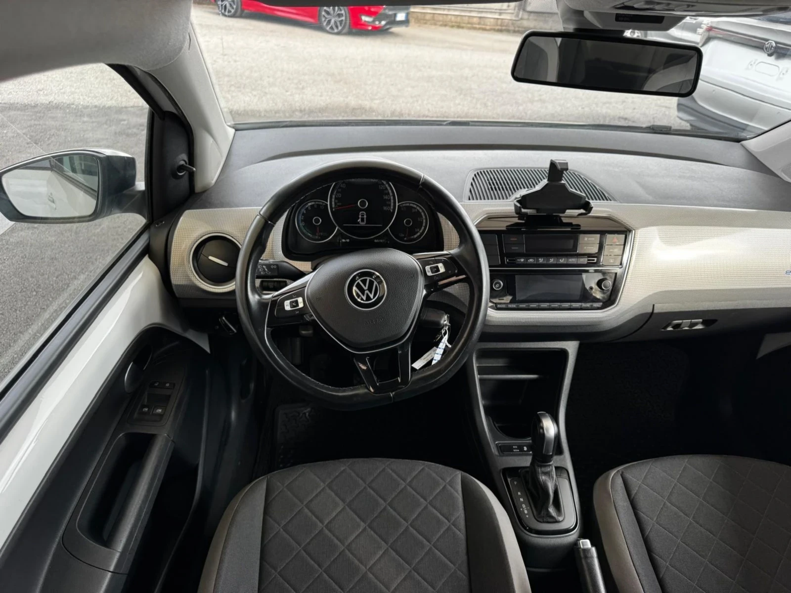 VW Up E-UP/38.6KWH/50.000км./CCS/, снимка 10 - Автомобили и джипове - 55012421