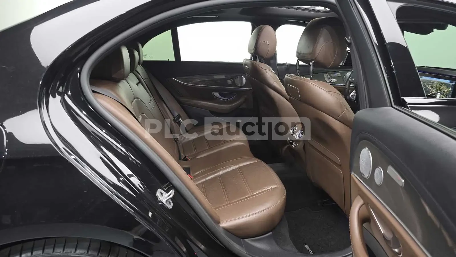 Mercedes-Benz E 43 AMG | 3D BURMASTER| 360| HUD| ПАНОРАМА| ВКЛ.ТЕХНОТЕСТ, снимка 12 - Автомобили и джипове - 55031020