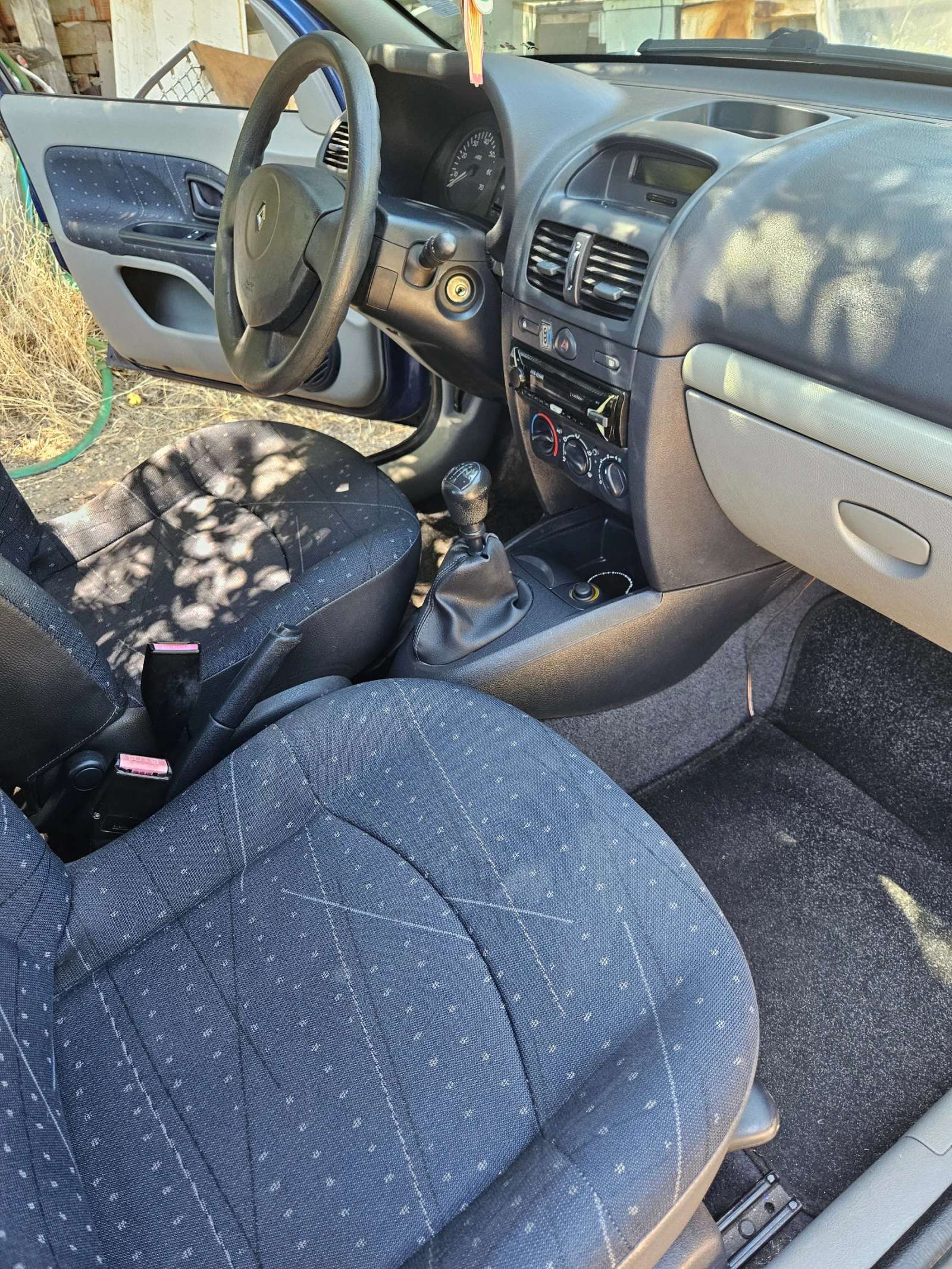 Renault Clio, снимка 10 - Автомобили и джипове - 55220192