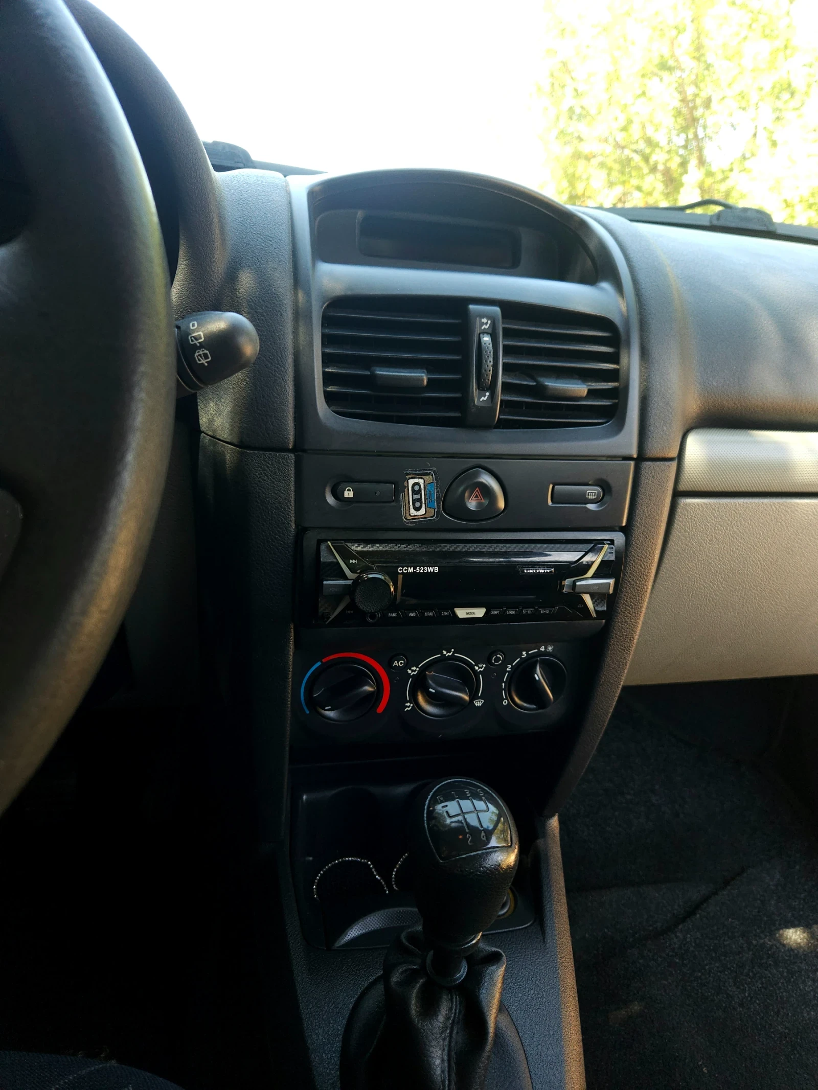 Renault Clio, снимка 3 - Автомобили и джипове - 55220192