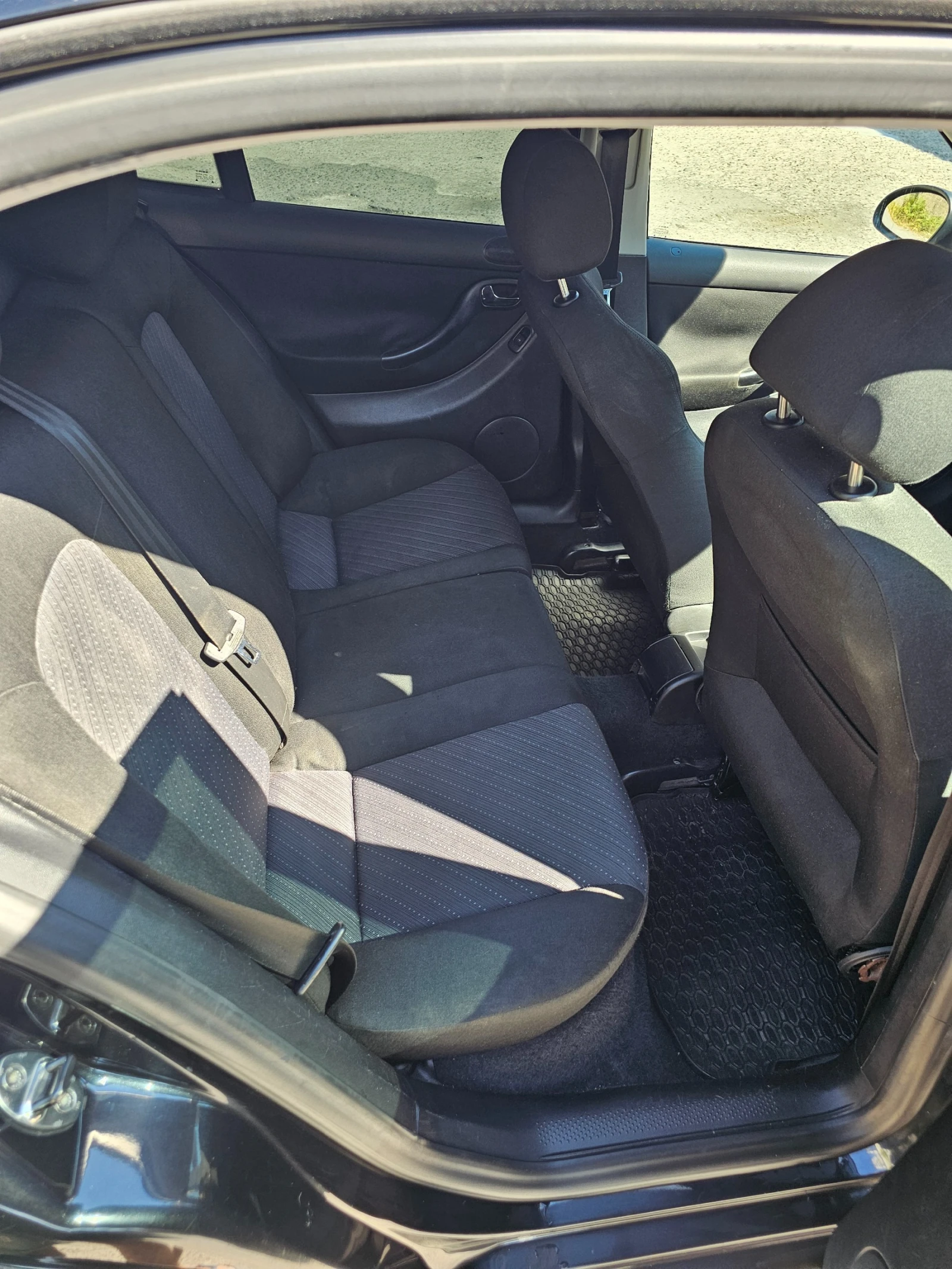 Seat Leon, снимка 13 - Автомобили и джипове - 55493464