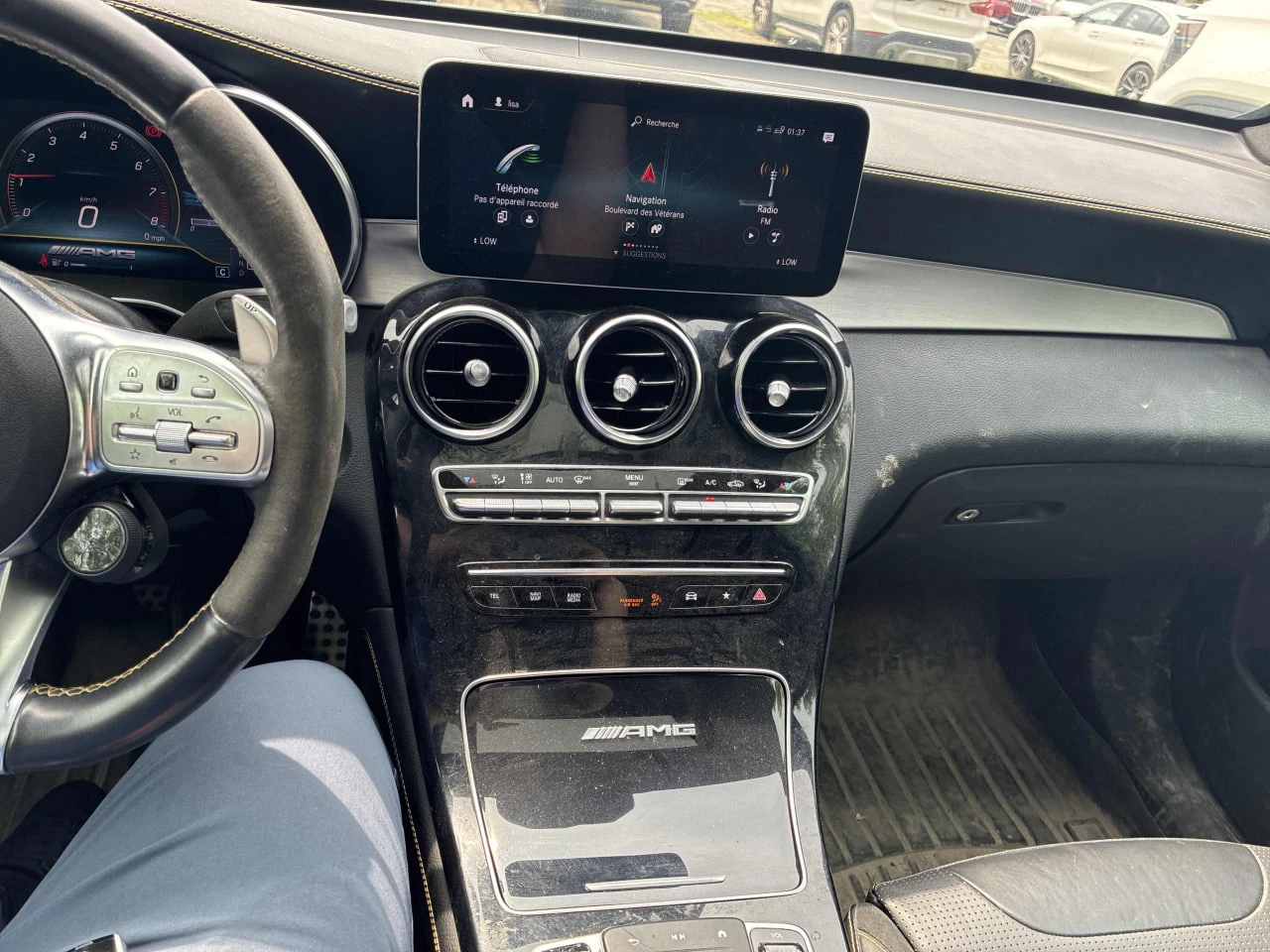 Mercedes-Benz C 63 AMG * S * COUPE * ДИСТРОНИК * ОБДУХВАНЕ * ХЕД-ЪП * , снимка 8 - Автомобили и джипове - 55500193