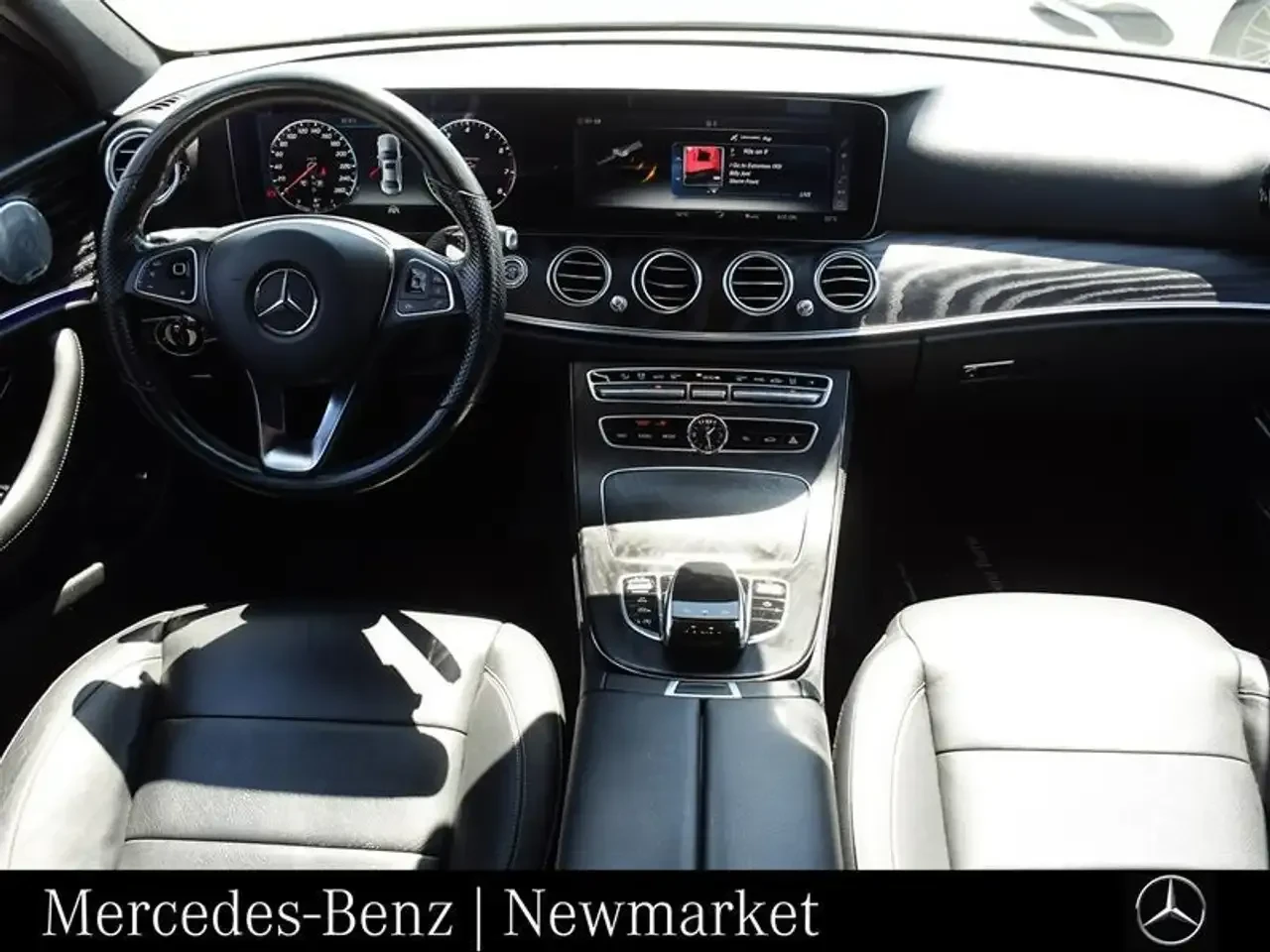 Mercedes-Benz E 300 E300 4MATIC Premium, снимка 11 - Автомобили и джипове - 55530109