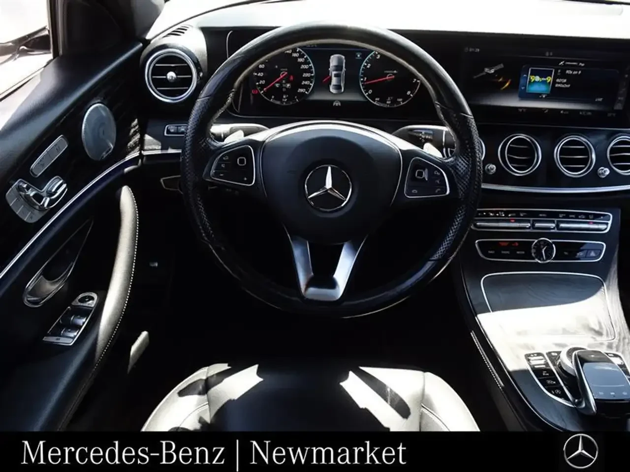 Mercedes-Benz E 300 E300 4MATIC Premium, снимка 8 - Автомобили и джипове - 55530109
