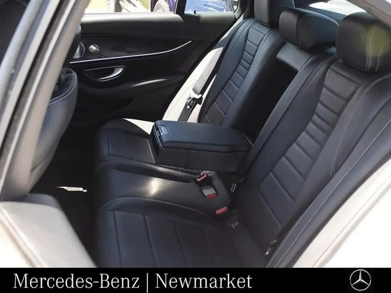 Mercedes-Benz E 300 E300 4MATIC Premium, снимка 12 - Автомобили и джипове - 55530109