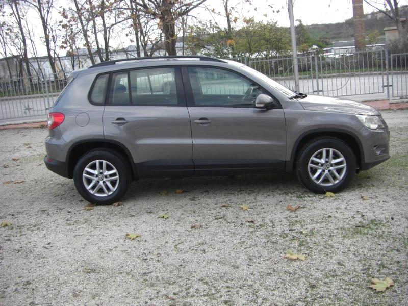 VW Tiguan 2.0TDI 4MOTION 6ck., снимка 6 - Автомобили и джипове - 52513212