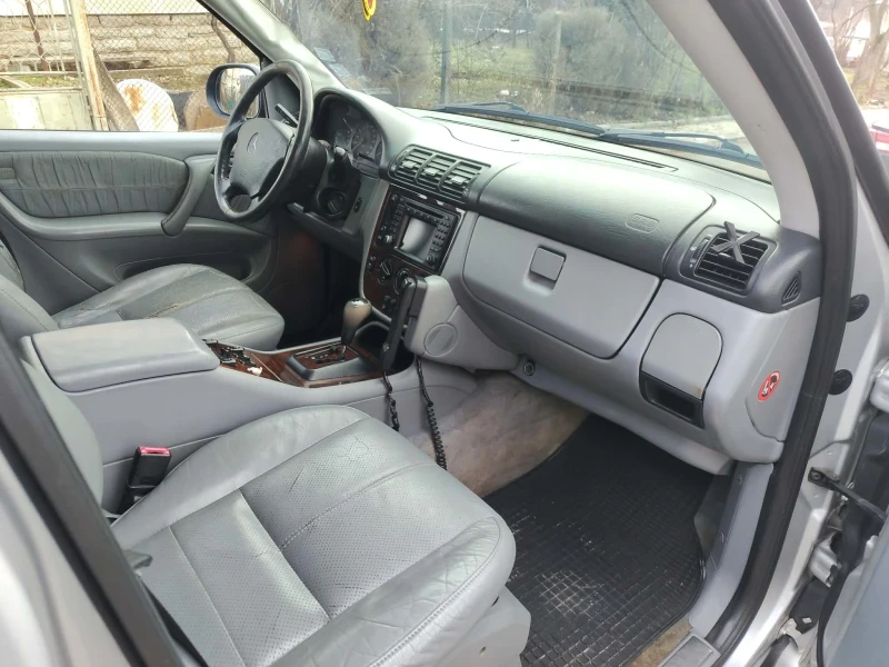 Mercedes-Benz ML 270, снимка 5 - Автомобили и джипове - 53211692