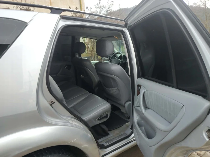 Mercedes-Benz ML 270, снимка 7 - Автомобили и джипове - 53211692