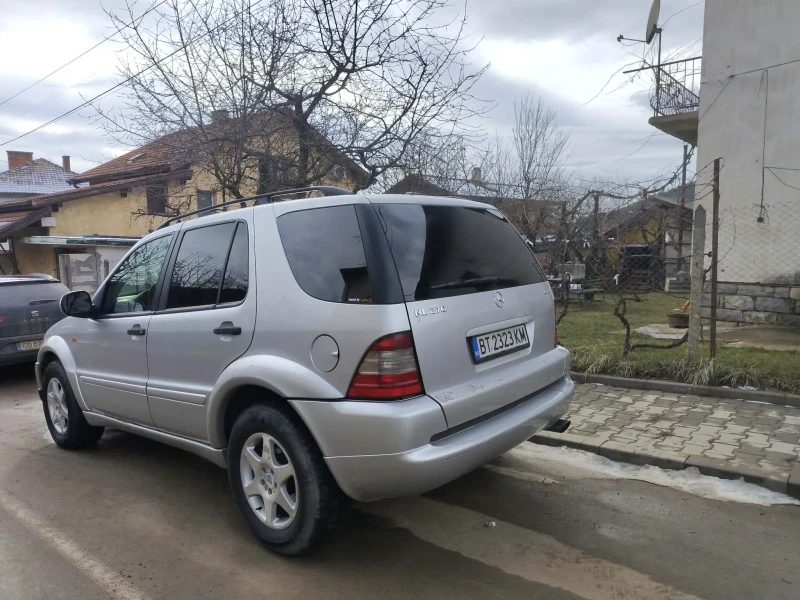 Mercedes-Benz ML 270, снимка 4 - Автомобили и джипове - 53211692