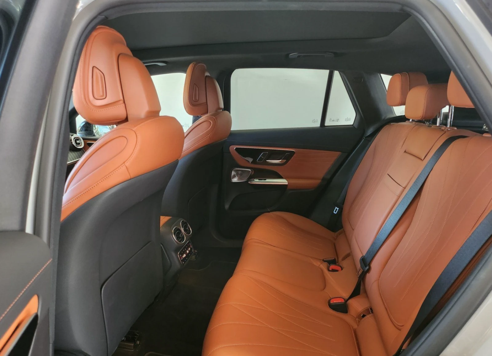 Mercedes-Benz GLC 450d AMG* Burmester 3D* AIRMATIC* 360* PANORAMA - изображение 9