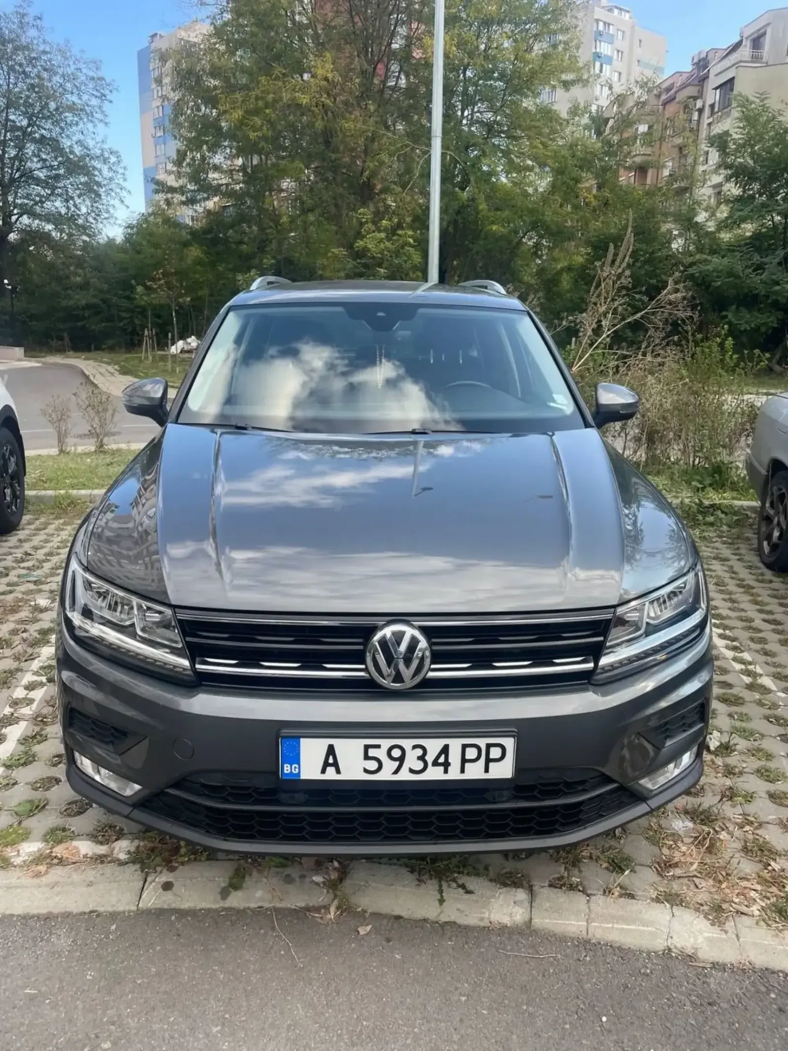 VW Tiguan 2.0 TDI , снимка 8 - Автомобили и джипове - 54379622