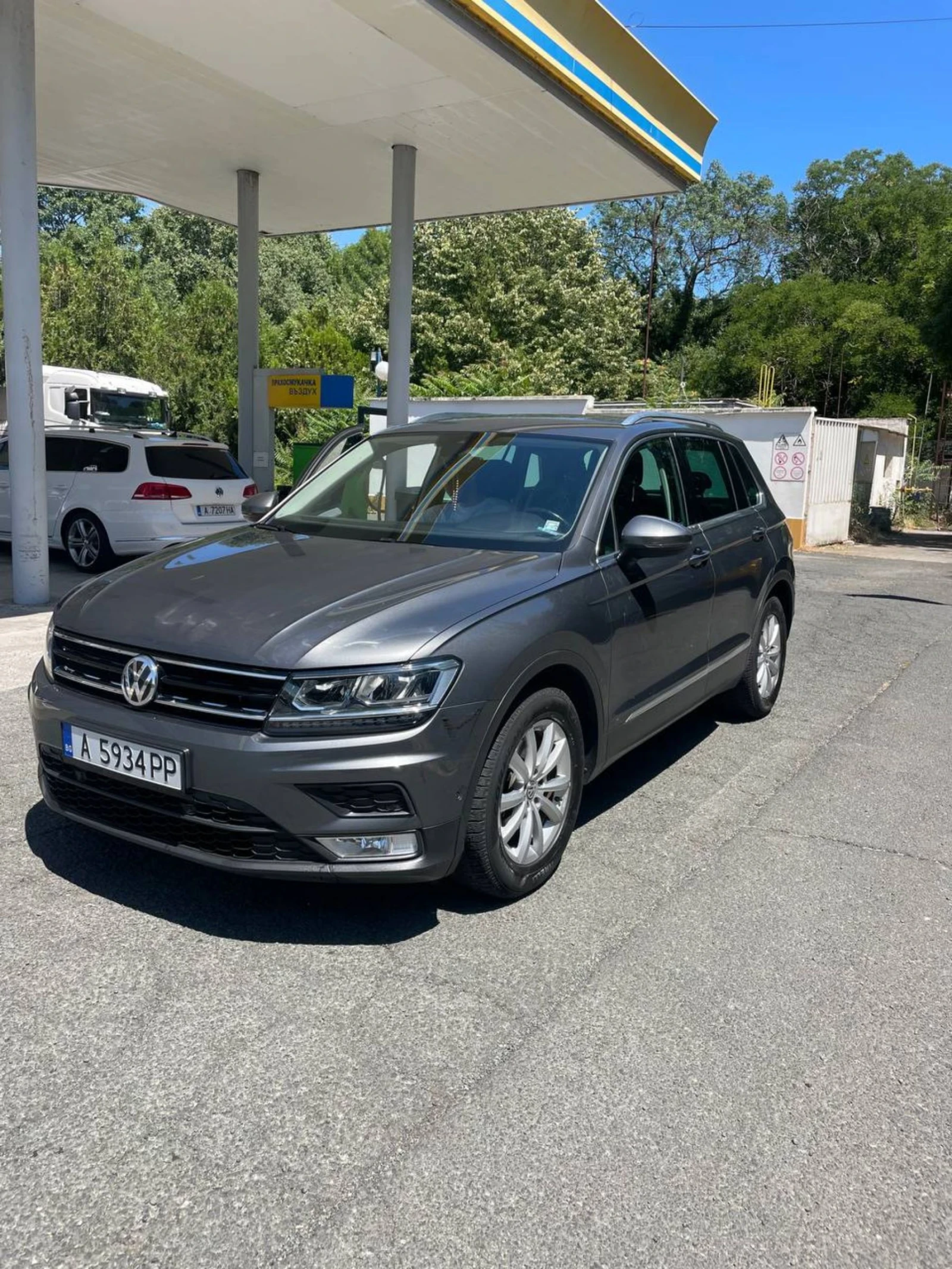 VW Tiguan 2.0 TDI , снимка 3 - Автомобили и джипове - 54379622