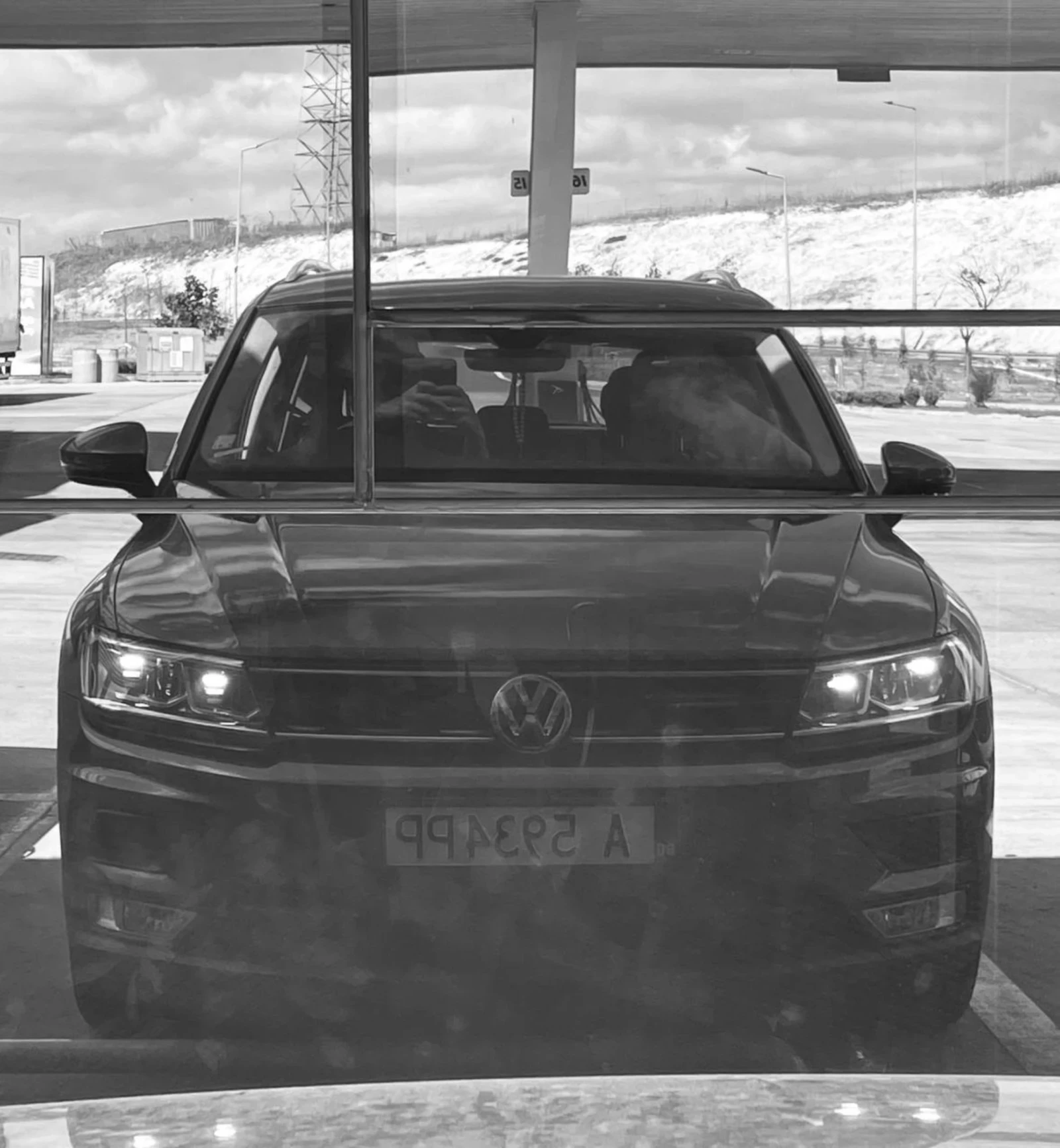 VW Tiguan 2.0 TDI , снимка 6 - Автомобили и джипове - 54379622