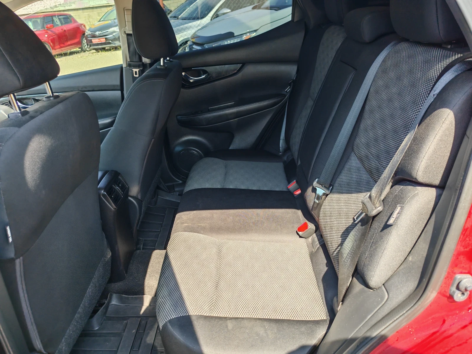 Nissan Qashqai 2.0i 4x4 automatic SV AWD, снимка 10 - Автомобили и джипове - 54798681