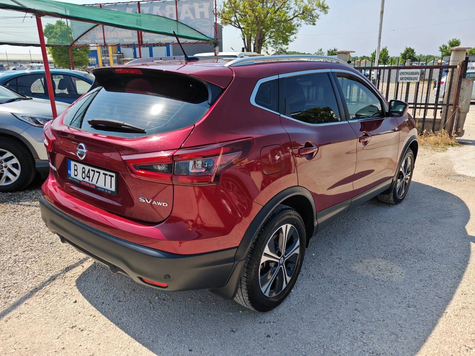 Nissan Qashqai 2.0i 4x4 automatic SV AWD, снимка 7 - Автомобили и джипове - 54798681