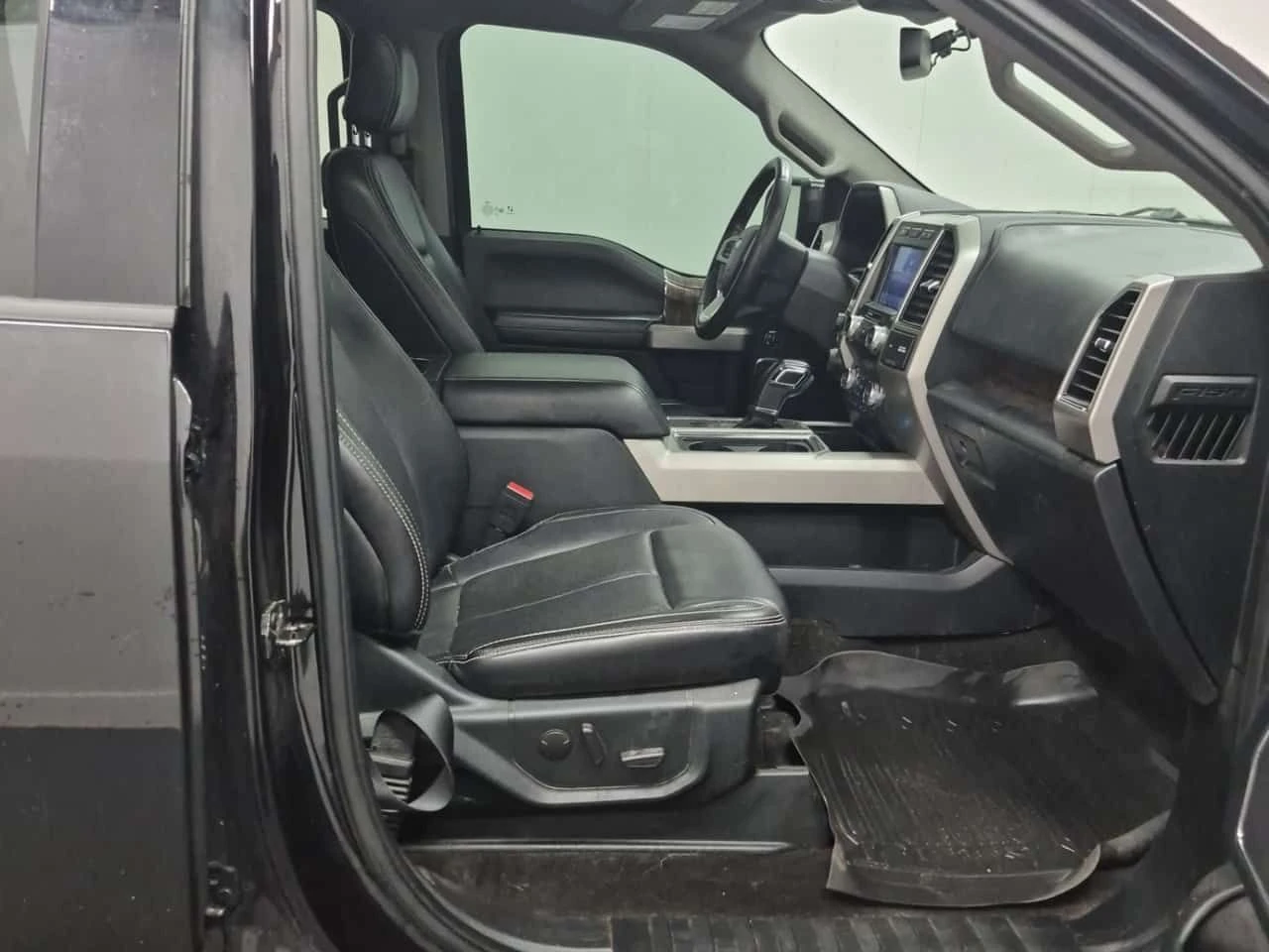 Ford F150 * LARIAT 5.5' Box * CARFAX * ОПЦИЯ ЗА ФИНАНСИР, снимка 11 - Автомобили и джипове - 55161204
