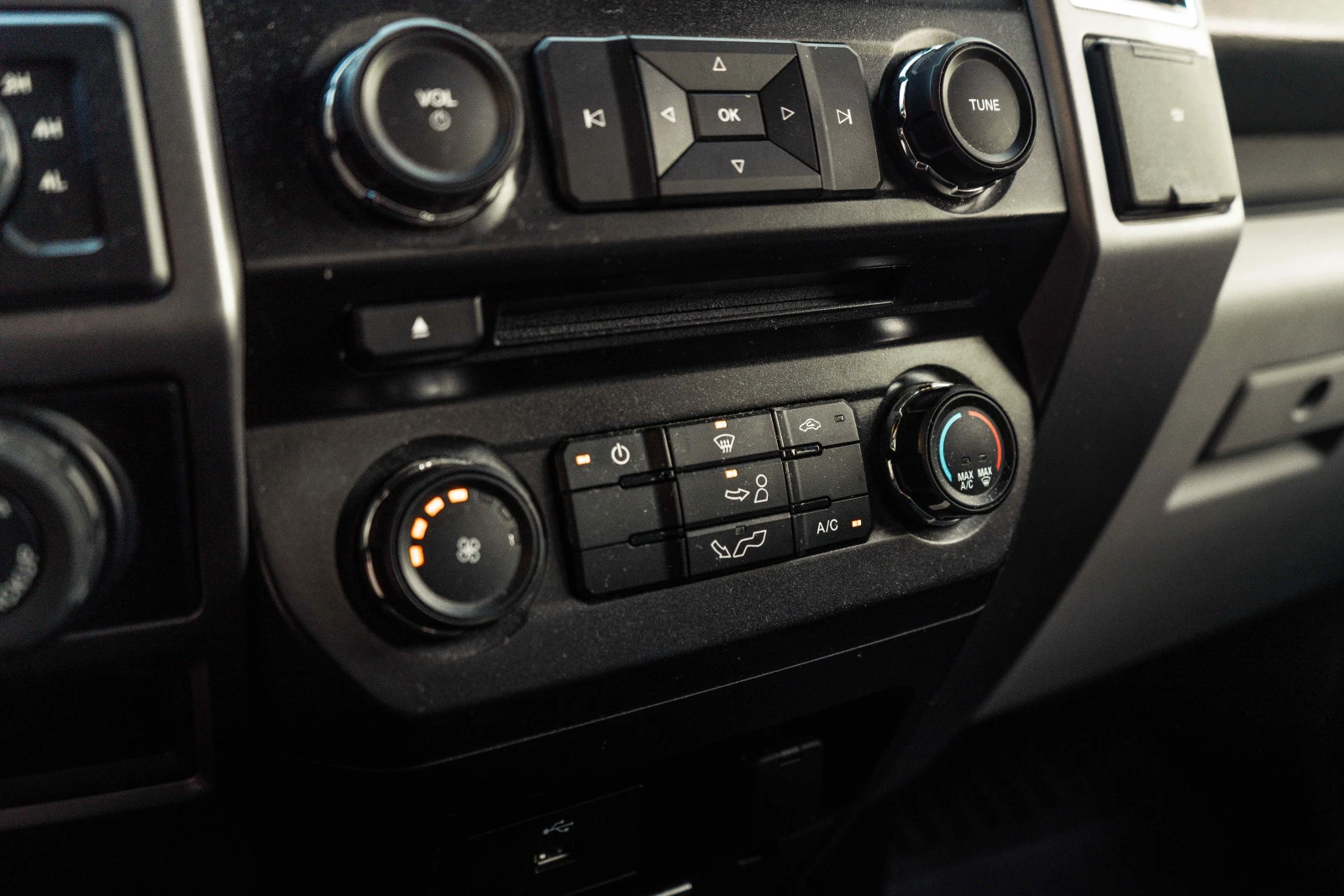 Ford F150 XLT 4x4 SuperCrew, снимка 14 - Автомобили и джипове - 55975521