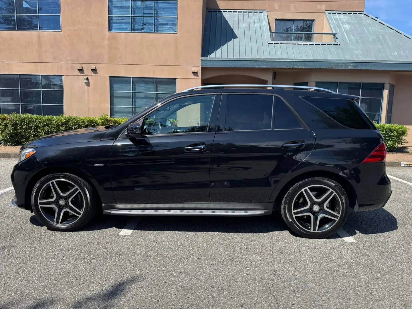 Mercedes-Benz GLE 450 AMG SPORT 4MATIC* 360* HARMAN* НАВИ* ПАНО, снимка 8 - Автомобили и джипове - 56245380
