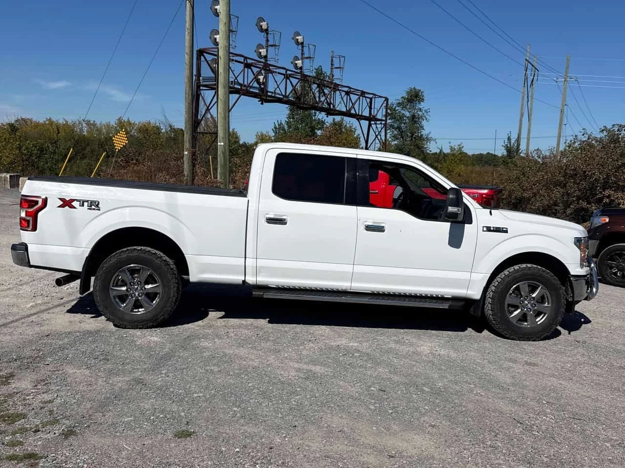Ford F150 4WD SuperCrew Box * CARFAX * ОПЦИЯ ЗА ФИНАНСИРАНЕ, снимка 3 - Автомобили и джипове - 56257700