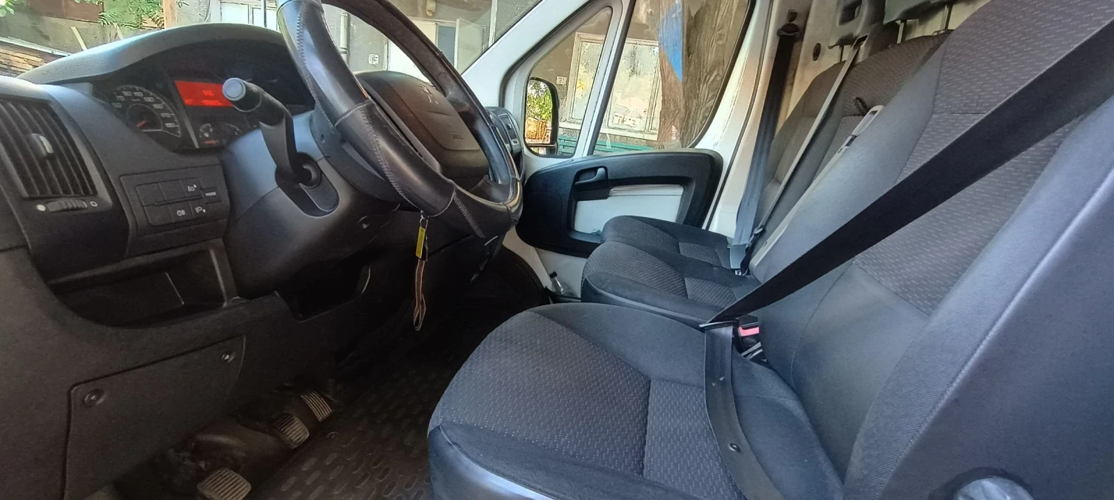 Peugeot Boxer 2.2 HDI - изображение 8