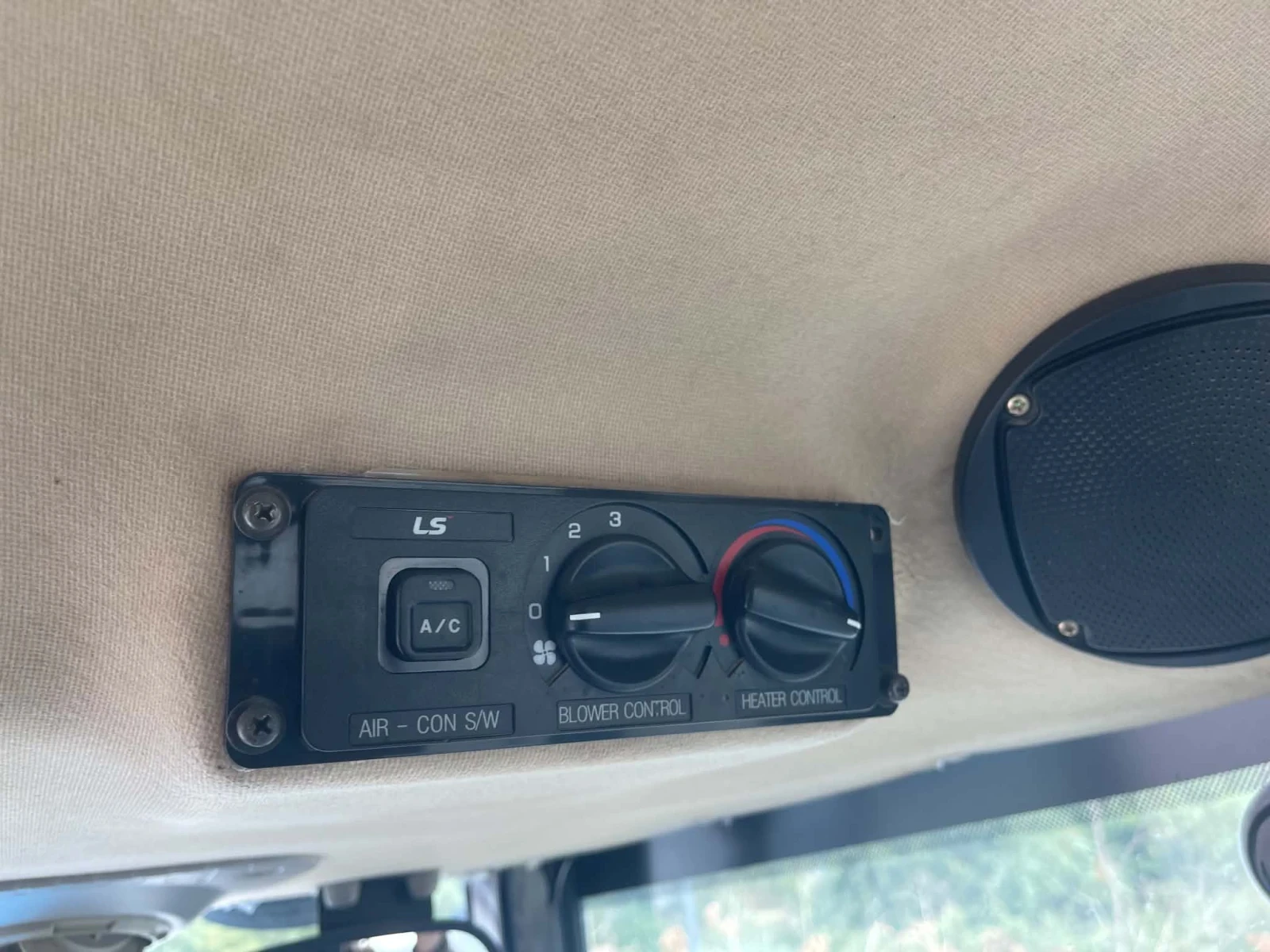 Трактор LS PLUS 90 , снимка 10 - Селскостопанска техника - 56436410