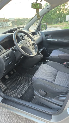 Toyota Corolla verso 1.8 VVT-i, 2002 г., снимка 8