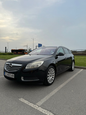 Opel Insignia Sports Tourer, снимка 1 - Автомобили и джипове - 46017955